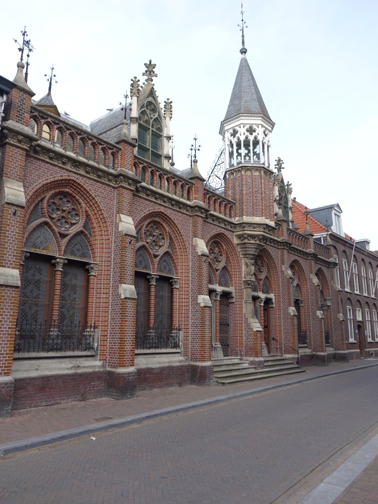 Sittard, Klosterkomplex Mariapark, erbaut 1891 durch John Kayser, gebaut als Empfangsbereich und Ruhesttte fr Pilger (03.05.2015)