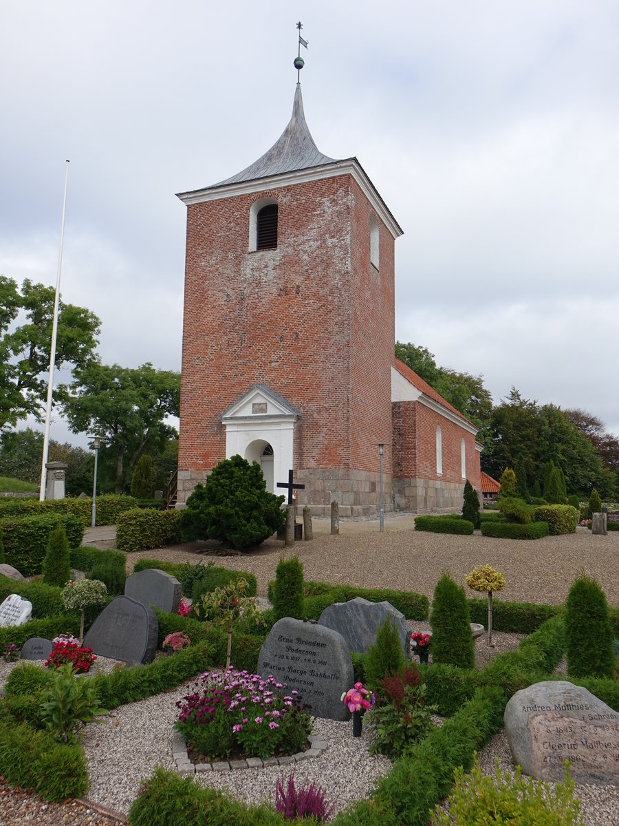 Sjorslev, evangelische Kirche, erbaut ab 1130, Umbau 1544 durch Reichsmarschall Mogens Goye (20.09.2020)