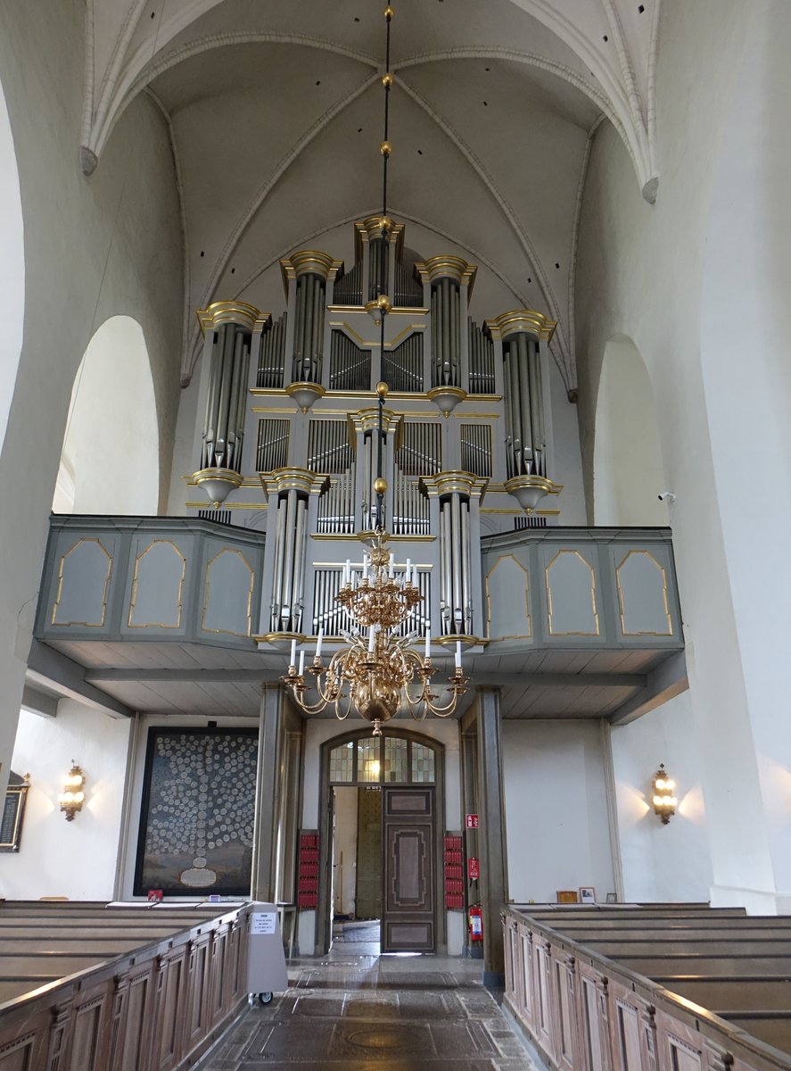 Skänninge, Orgelempore in der Frauenkirche, Schwedens größte Barockorgel, erbaut im 18. Jahrhundert (15.06.2017)