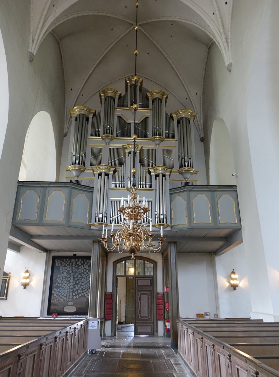 Sknninge, Orgelempore in der Frauenkirche, Schwedens grte Barockorgel, erbaut im 18. Jahrhundert (15.06.2017)