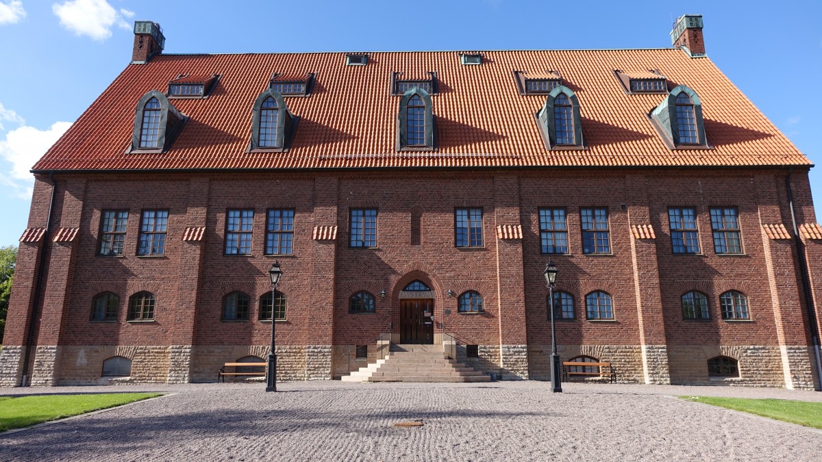 Skara, Landesmuseum im Stadtpark, erbaut 1919 in niederlndischem Renaissancestil (14.06.2015)