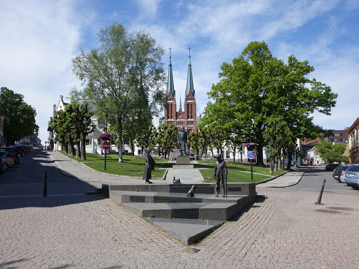 Skien, Henrik Ibsen Denkmal am Ibsenparken (28.05.2023)
