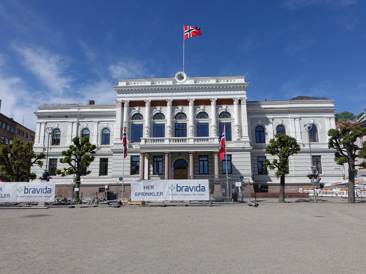 Skien, Rathausgebude am Radhusplassen (28.05.2023)