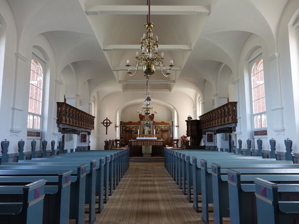 Skive, Altar, Kanzel und Chorgesthl in der Ev. Kirche (08.06.2018)