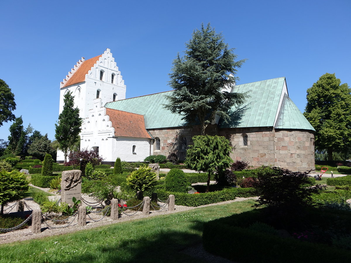 Skovby, Ev. St. Martin Kirche, erbaut im 12. Jahrhundert (06.06.2018)
