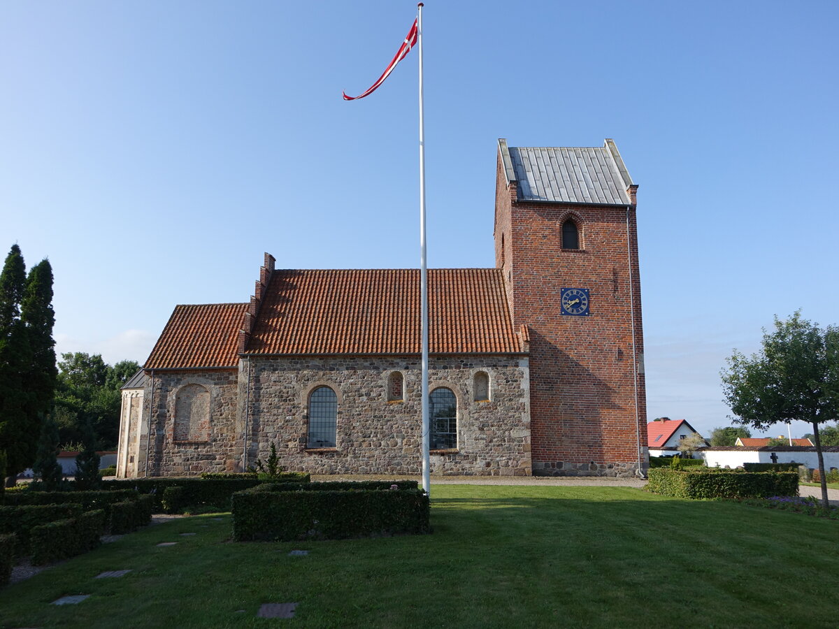 Slaglille, romanische Ev. Kirche aus dem 12. Jahrhundert (22.07.2021)