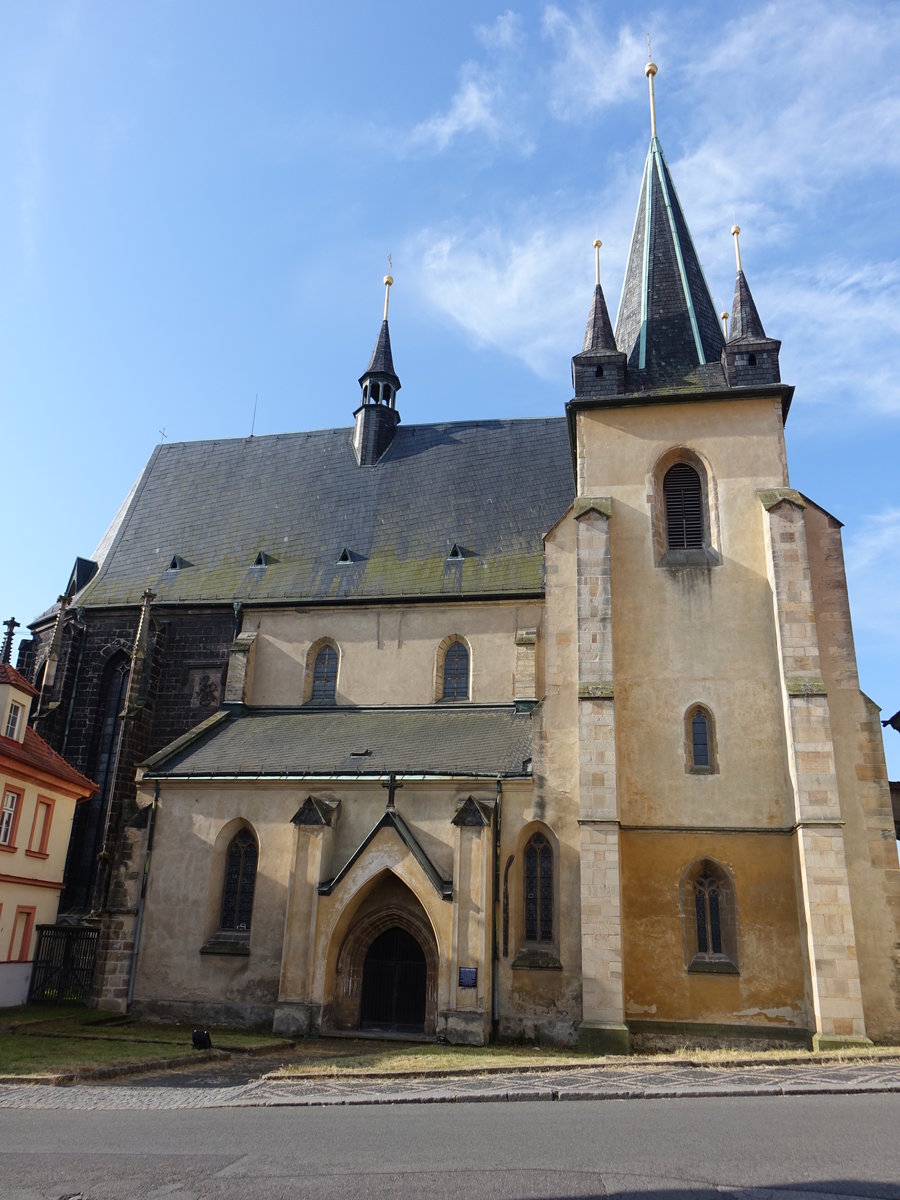 Slany / Schlan, gotische Pfarrkirche St. Gotthard, erbaut im 14. Jahrhundert (28.06.2020)