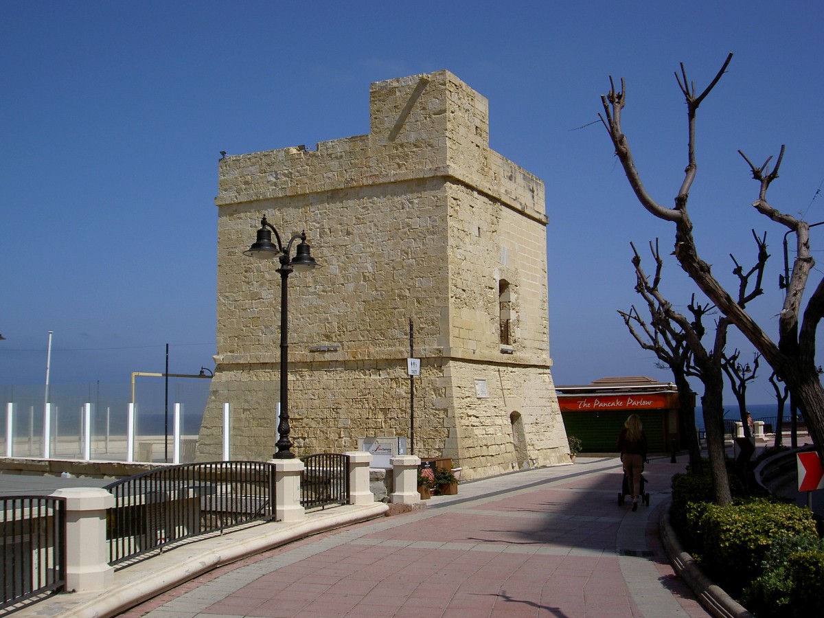 Sliema, St. Julians Tower, erbaut von 1657 bis 1660 durch den Gromeister Martin de Redin (21.03.2014)