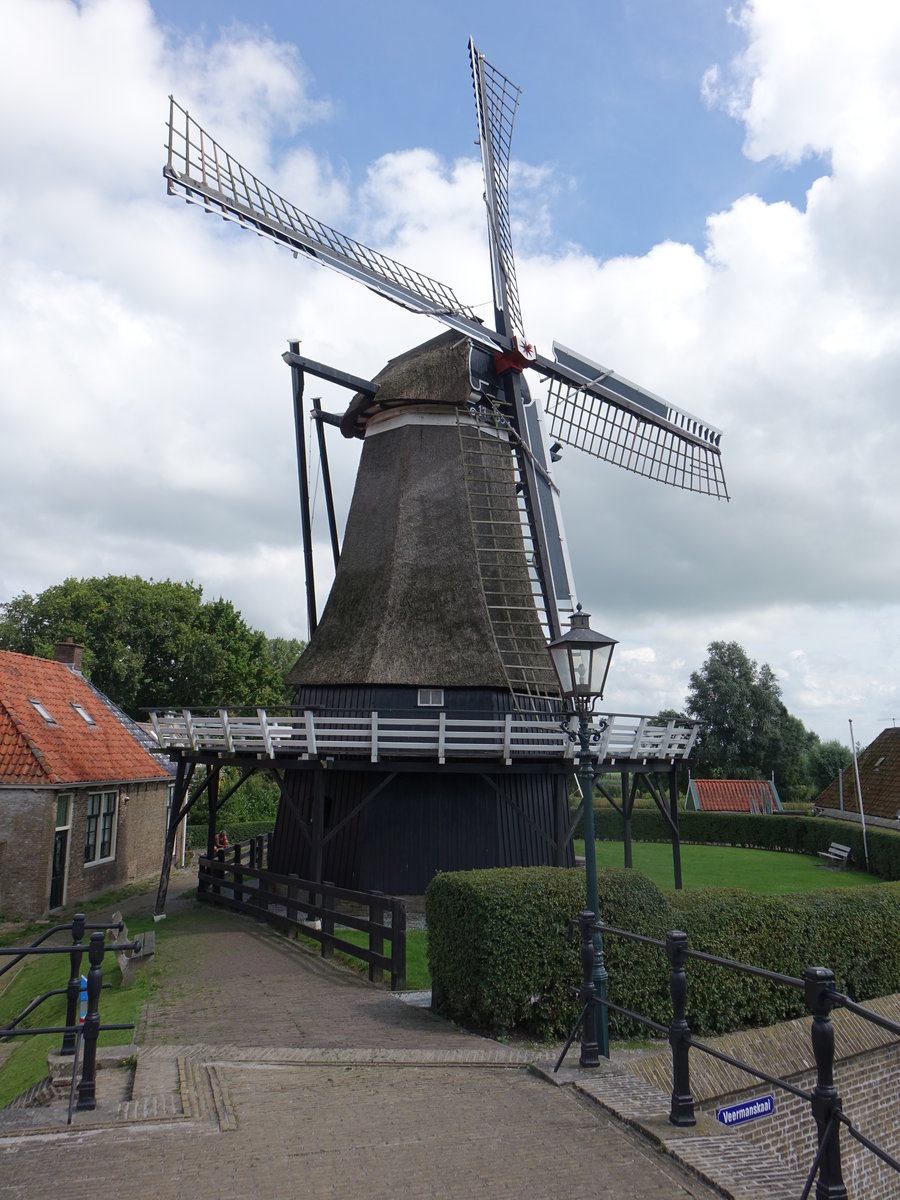 Sloten, Korenmolen de Kaai am sdlichen Wassertor, erbaut 1795 (26.07.2017)