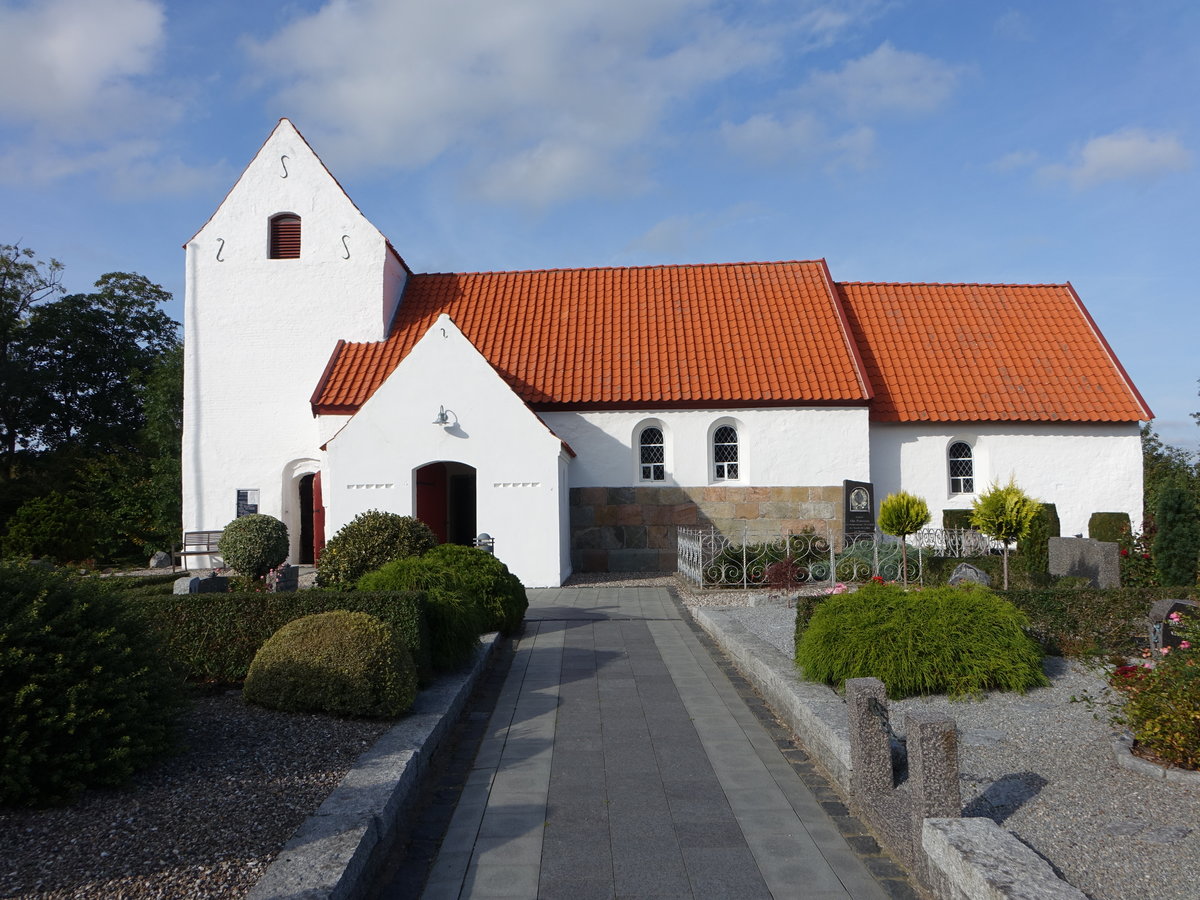 Snaebum,  evangelische Dorfkirche, erbaut um 1100 (21.09.2020)