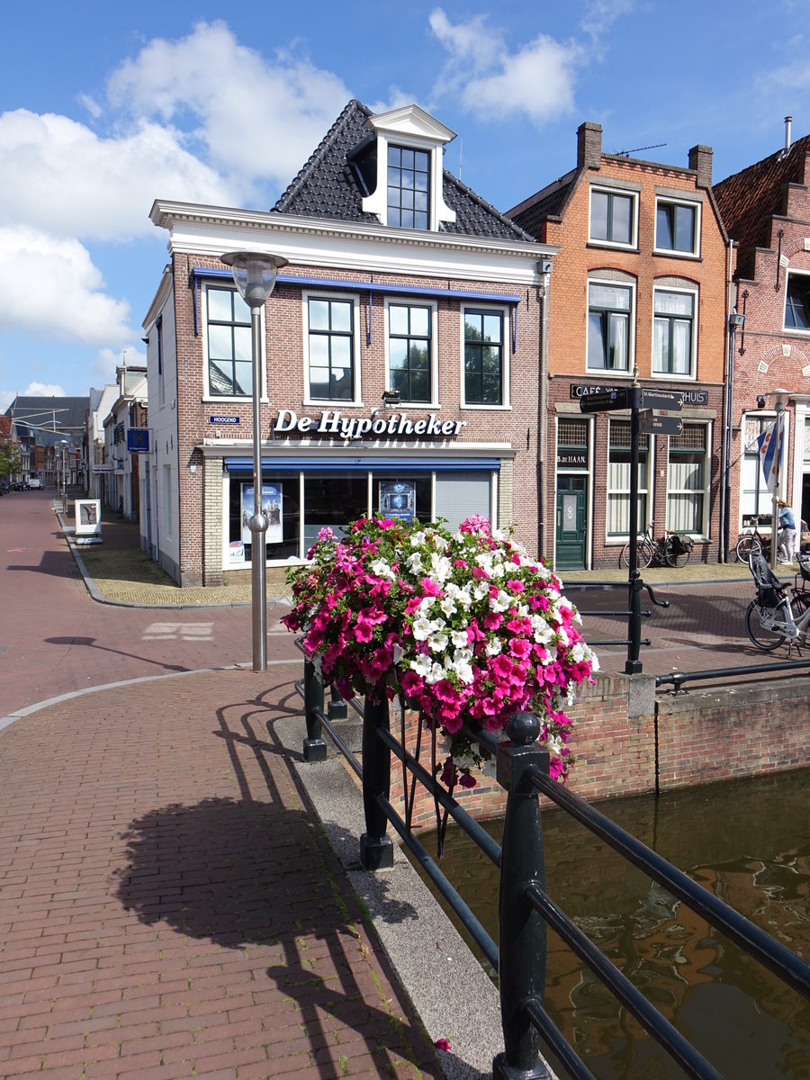 Sneek, historische Huser an der Hoogend Gracht (26.07.2017)