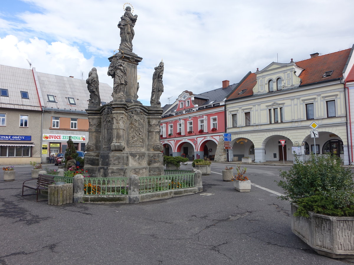 Sobotka, Mariensule am Hauptplatz Namesti Miru (28.09.2019)