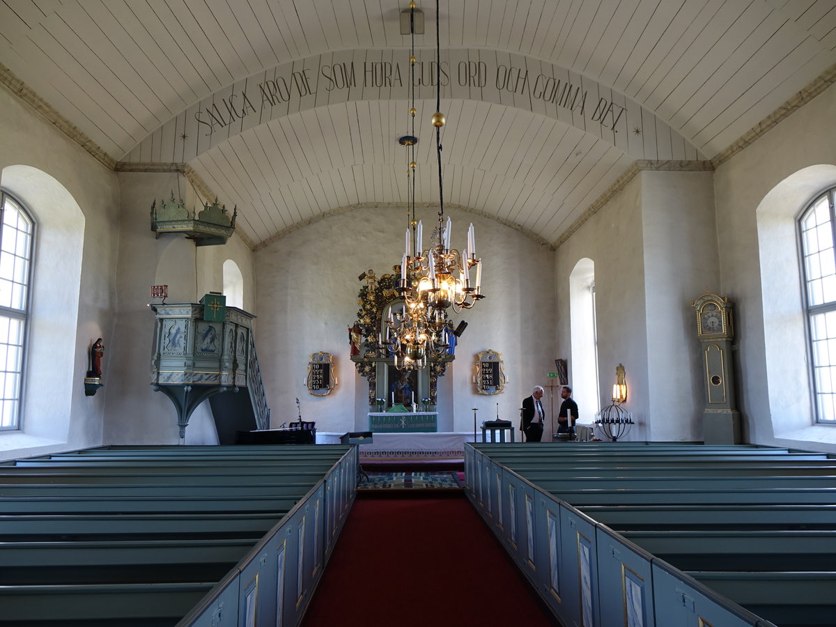 Sdra Ljunga, Innenraum der Ev. Kirche, Kanzel von 1657, Barockaltar von 1711 (12.06.2016)