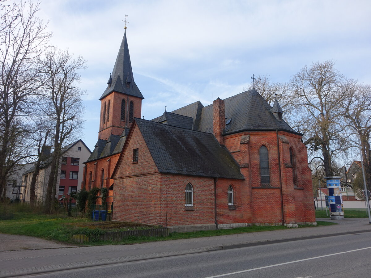 Smmerda, neugotische kath. Pfarrkirche St. Franziskus, erbaut 1893 (07.04.2023)