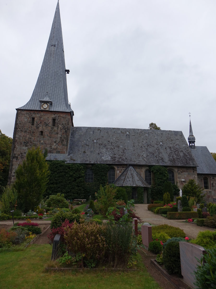 Srup, evangelische St. Marien Kirche, erbaut Ende des 12. Jahrhundert (25.09.2020)