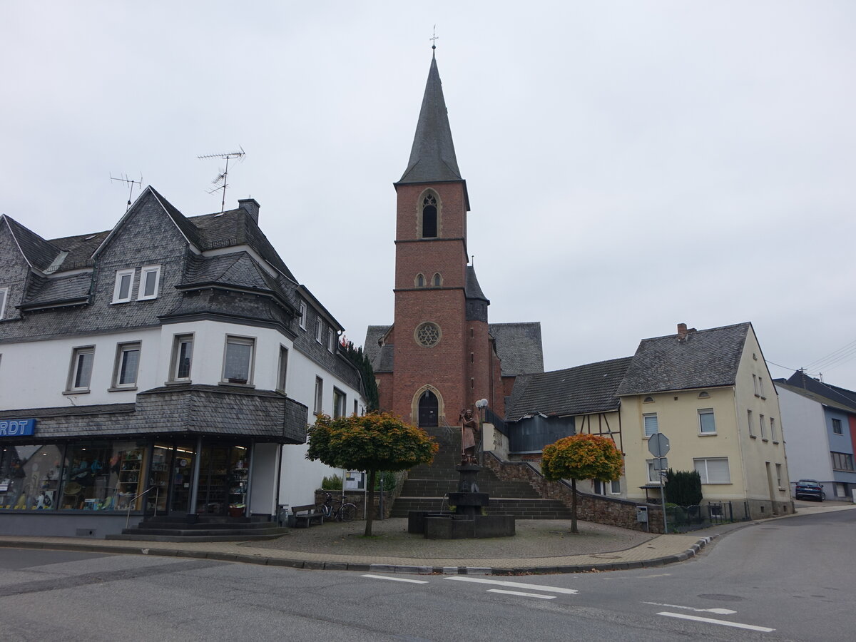 Sohren, Pfarrkirche St. Michael, neugotischer Backsteinbau, erbaut 1907 (11.10.2025)