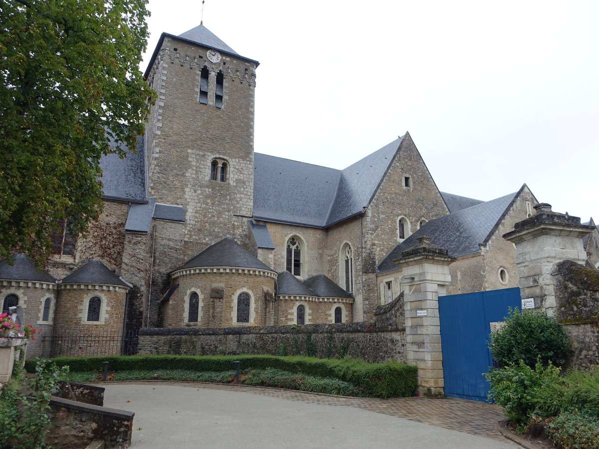 Solesmes, Benediktinerabtei Saint-Pierre, erbaut bis 1805 durch Dom Gueranger, Abteikirche 11. Jahrhundert (10.07.2017)
