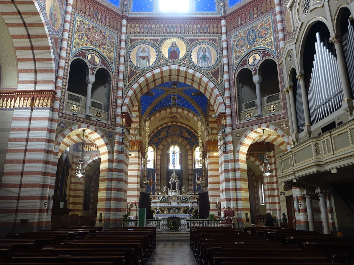 Soncino,  neo-byzantinischer Innenraum der Pfarrkirche St. Maria Assunta (30.09.2018)