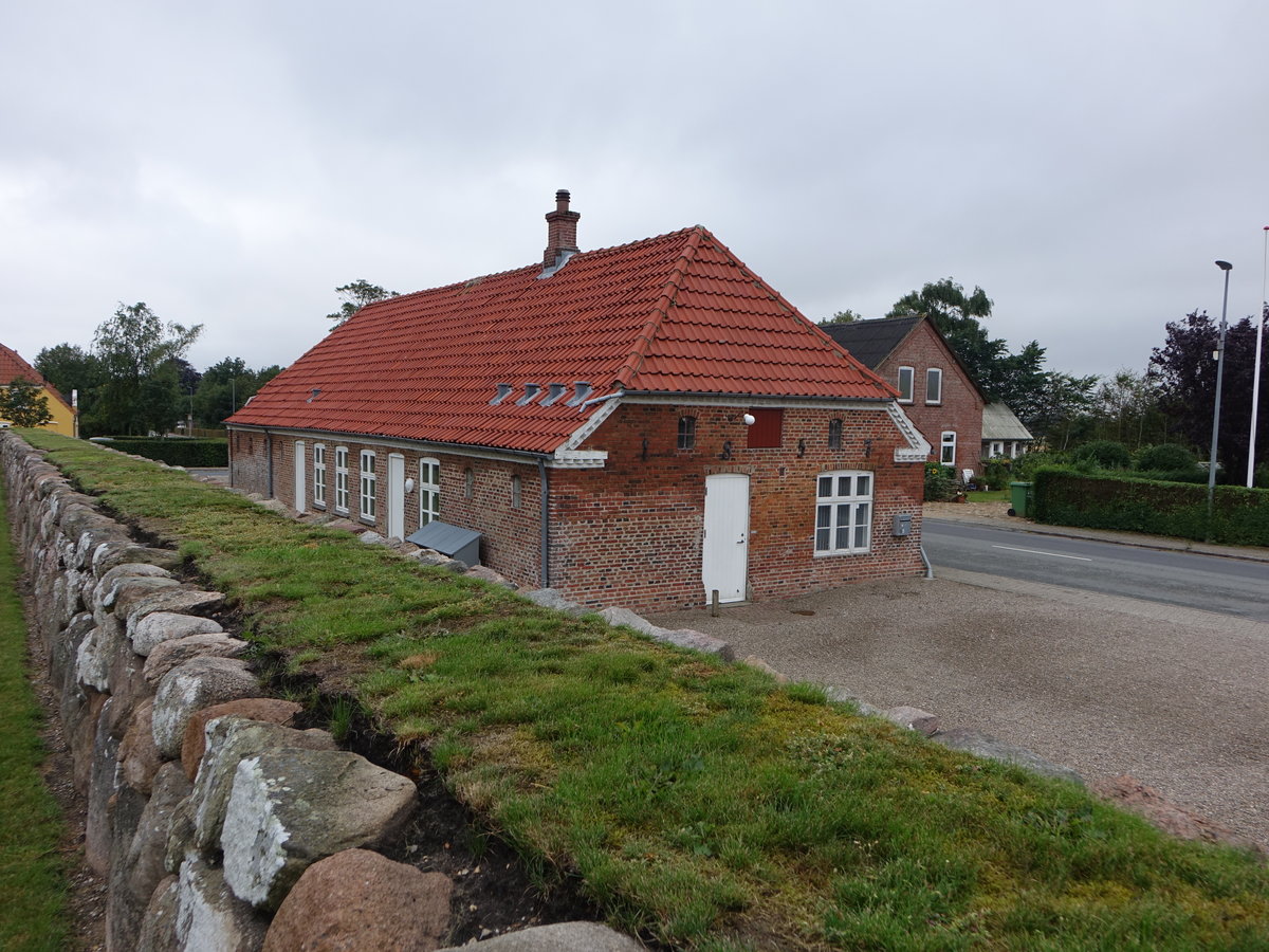 Sonder Hygum, Kirchgemeindehaus von 1857 in der Ribevej Strae (21.07.2019)