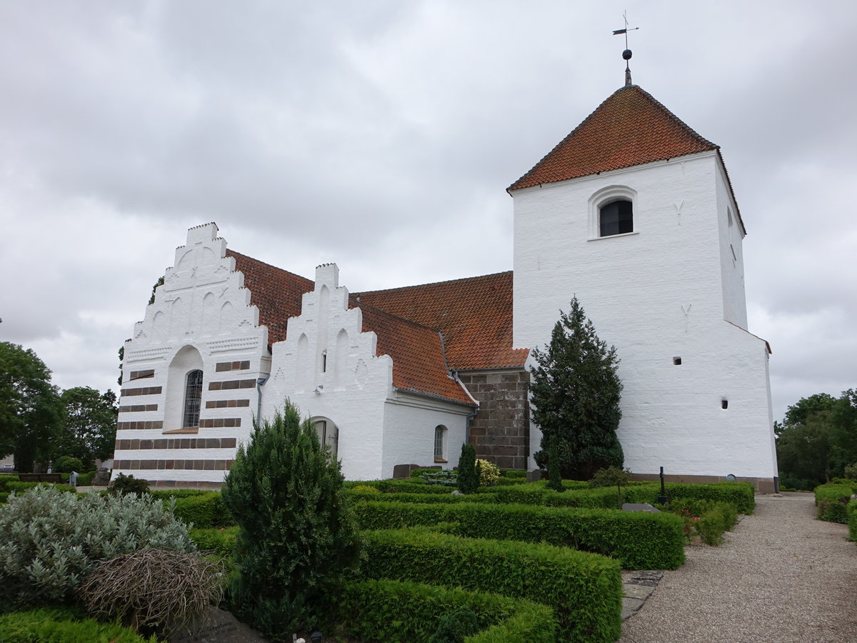 Sonderso, mittelalterliche Dorfkirche, erbaut im 12. Jahrhundert (21.07.2019)