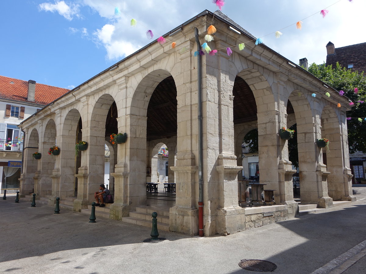 Souillac, alte Markthalle am Place de la Halle, erbaut von 1832 bis 1836 (22.07.2018)