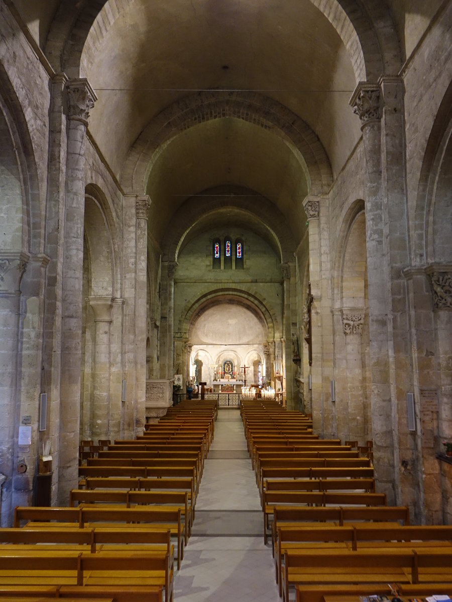 Soulac-sur-Mer, romanischer Innenraum der Kirche Notre-Dame-de-la-fin-des-Terres (24.07.2018)