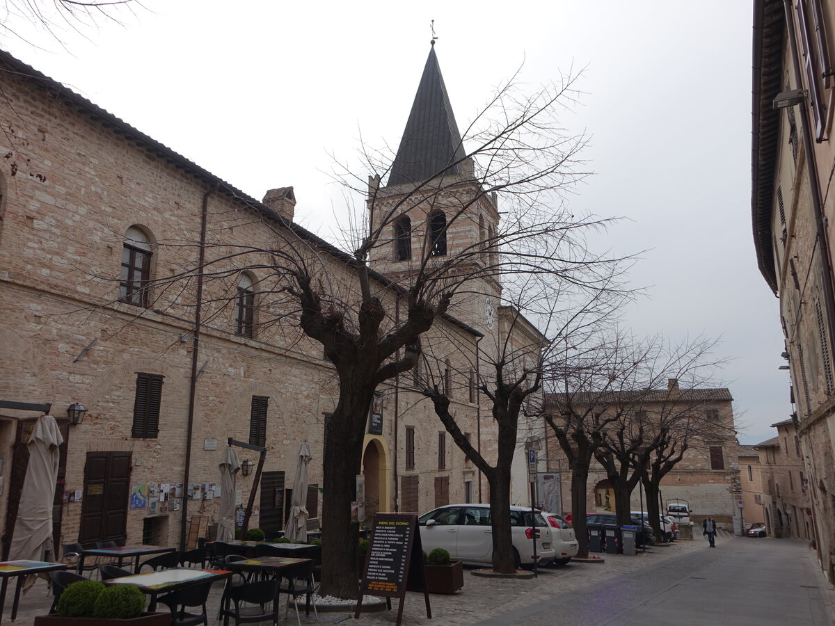 Spello, Pfarkirche St. Maria Maggiore, erbaut bis 1285, 1644 erweitert (27.03.2022)