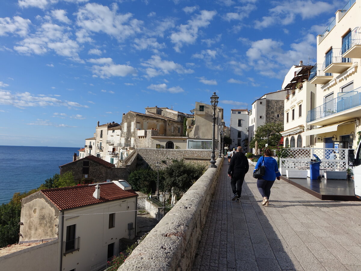 Sperlonga, Huser am Corso San Leona (21.09.2022)