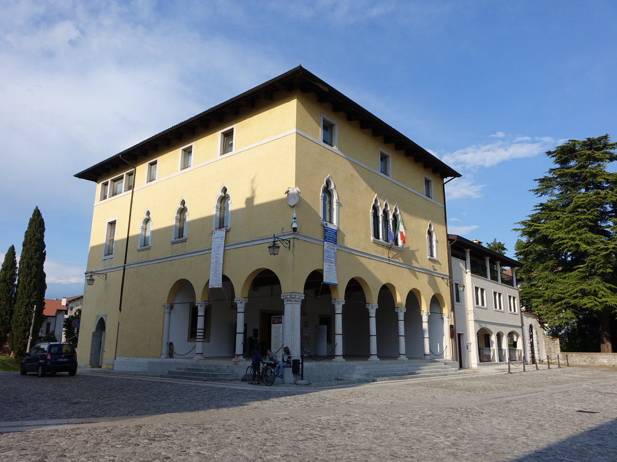 Spilimbergo, Palazzo la Loggia an der Piazza Duomo (05.05.2017)