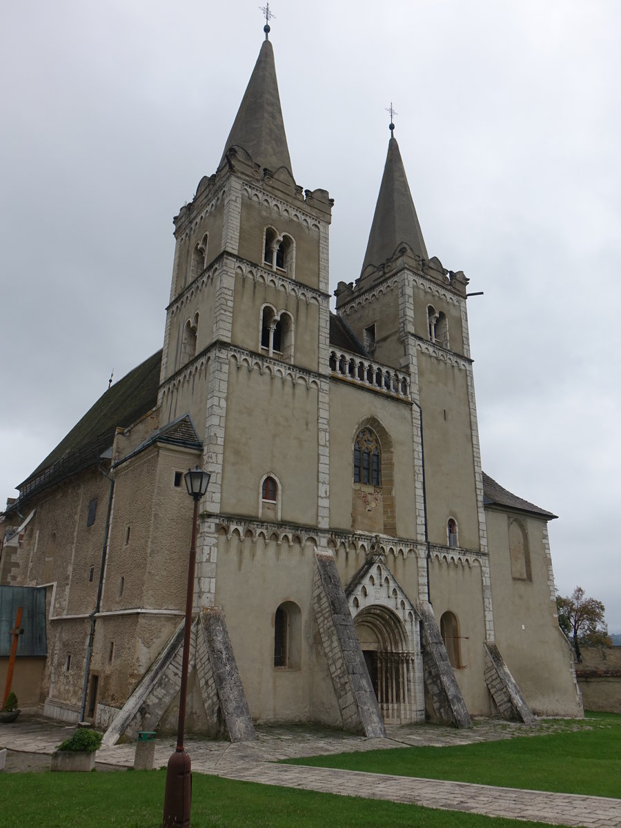 Spisska Kapitula / Zipser Kapitel, zweitrmige St. Martin Kathedrale, erbaut bis 1245 (01.09.2020)