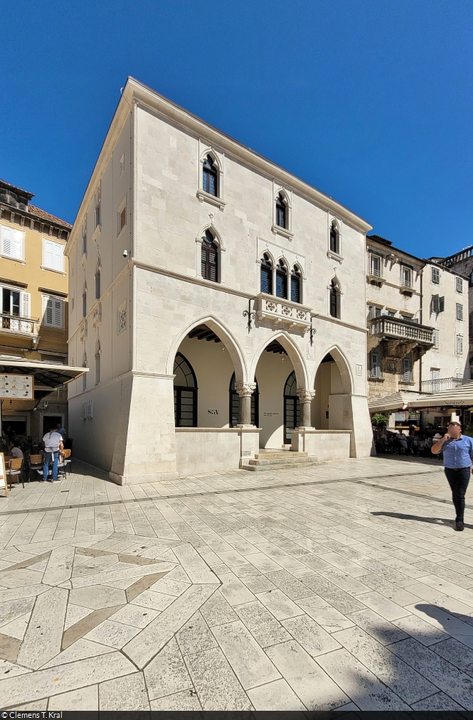Split (HR):
Das Alte Rathaus von 1443 wurde in gotischem Stil erbaut und dient heute als Museum.

🕓 5.9.2022 | 12:25 Uhr