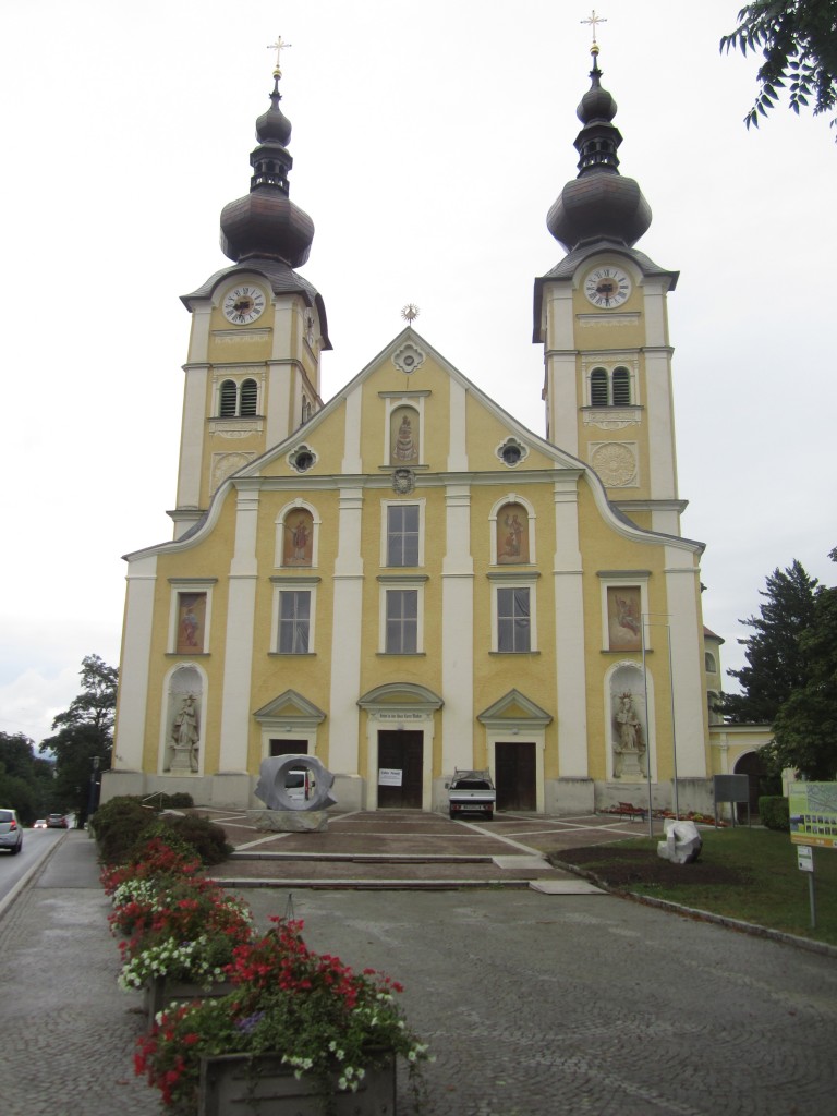 St. Andr im Lavanttal, Wallfahrtskirche Maria Loretto, erbaut von 1683 bis 1687 durch Franz Kaspar Graf von Stadion, Sdfassade mit zwei 60 Meter hohen Trmen von 1730, Bezirk Wolfsberg (20.08.2013)