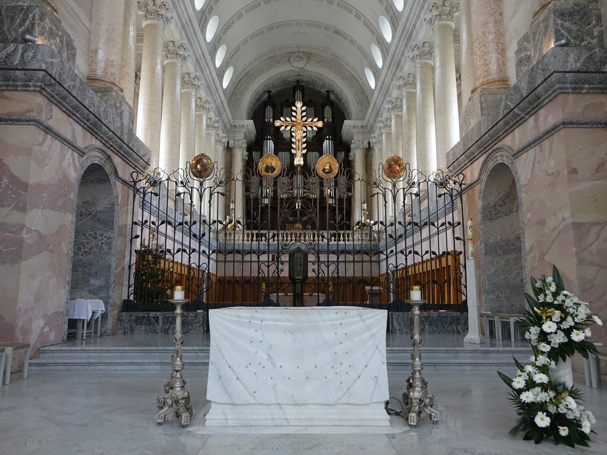 St. Blasien, Chororgel und Chorgitter von Johann Jacob Carl Hugenest im Dom (31.12.2018)