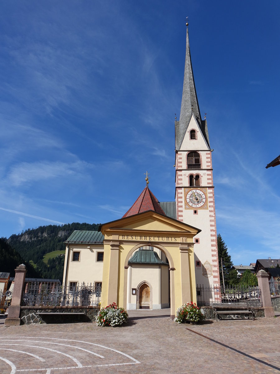 St. Christina in Grden, Pfarrkirche St. Christina, erbaut im 16. Jahrhundert (14.09.2019)