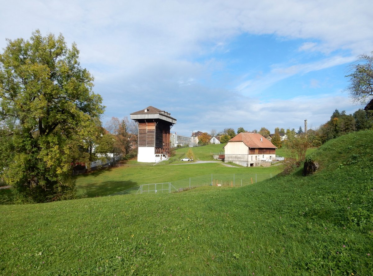 St. Gallen, ehemaliges Frberei-Areal in Schnenwegen mit dem Trckneturm, 1828 erbaut, zwischen 1999 und 2003 renoviert - 10.10.2017