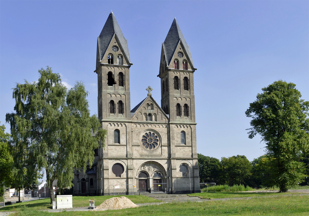St. Lambertus in Immerath, zum Abriß frei gegeben. Sterbender Ort Immerath, dank der RWE-Braunkohlen-Abbau-Erweiterung. 29.08.2017