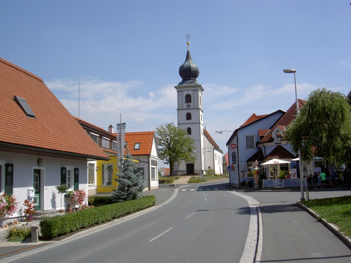 St. Stefan ob Stainz, Kath. Pfarrkirche St. Stefan, erbaut ab 1203, Chor aus dem 14. Jahrhundert, 1625 restauriert (19.08.2013)