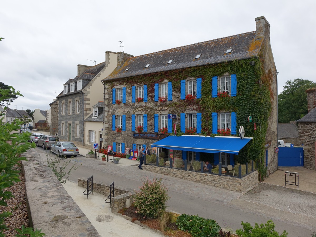 St. Thegonnec, Place de la Mairie (14.07.2015)