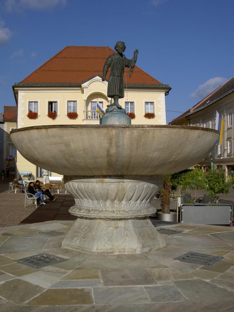 St. Veit an der Glan, Florianibrunnen am oberen Platz (02.10.2013)