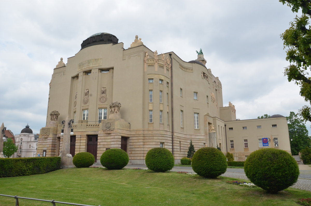 Staatstheater Cottbus. Von 1905 – 1908 bauten engagierte Brger das Staatstheater im Jugendstil.
Abgelichtet am 19.05.2017.
