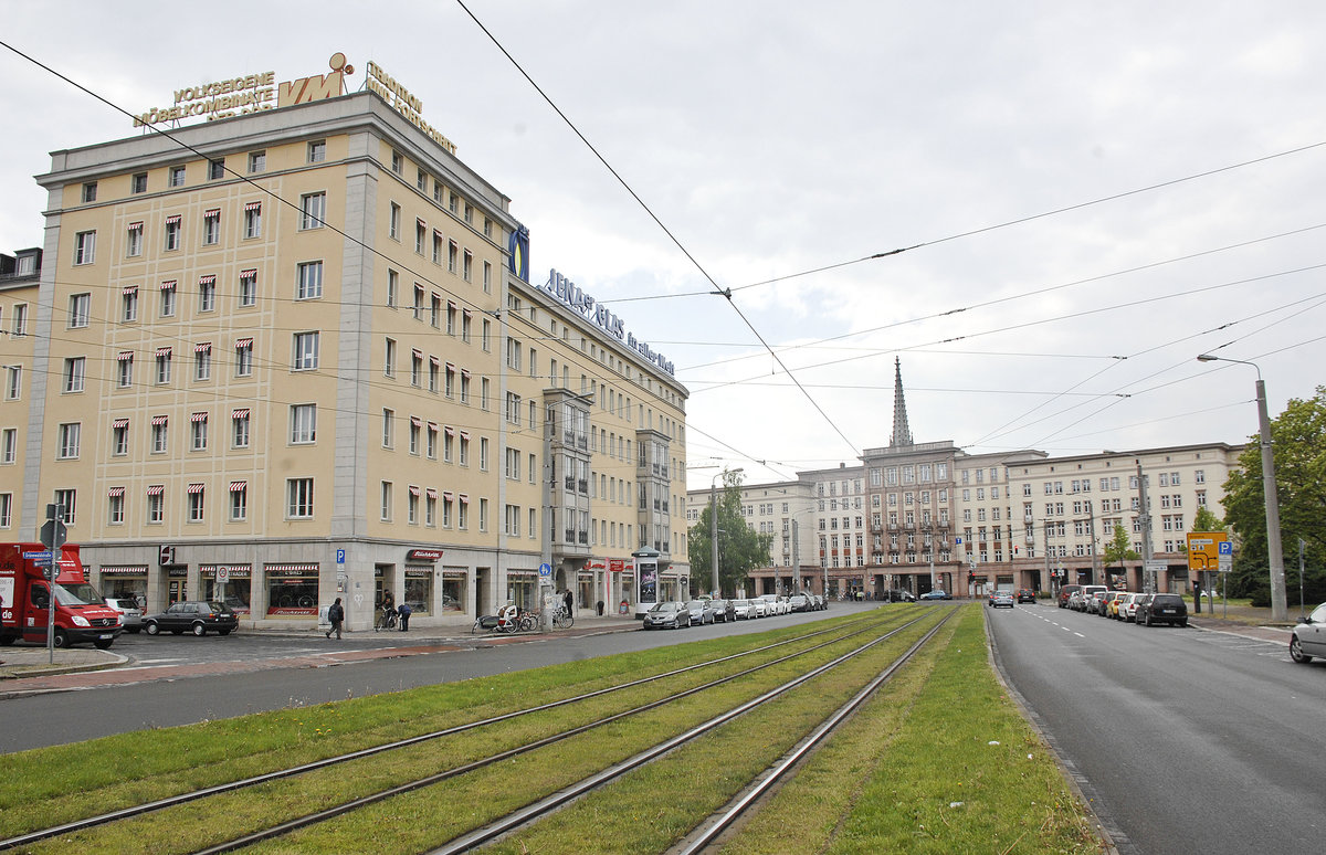 Stalinistische Architektur an der Grunewaldstrae in Leipzig. Aufnahme: 29. April 2017.