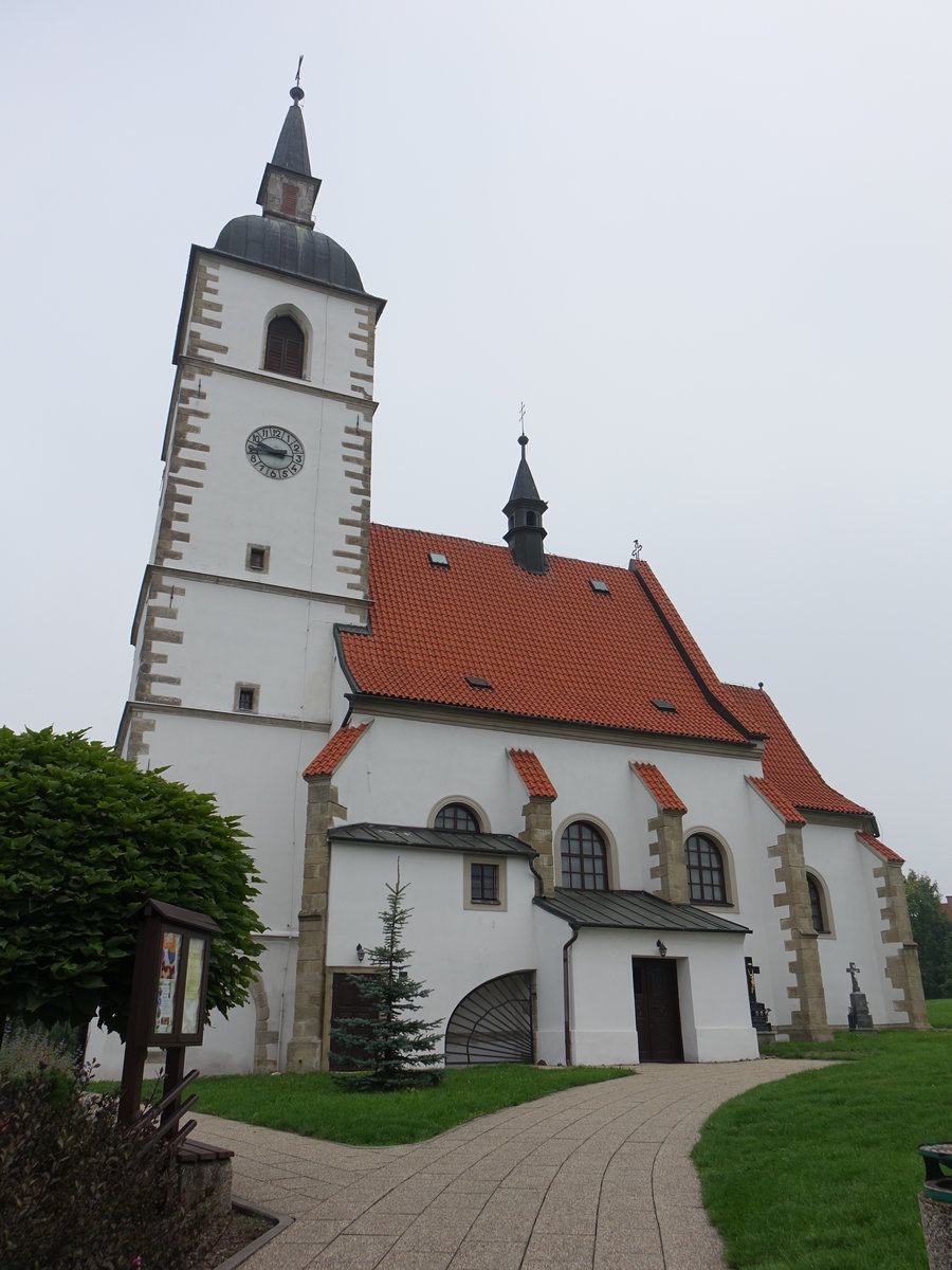 Stara Ves nad Ondrejnici, Pfarrkirche St. Johannes, erbaut von 1587 bis 1589 (31.08.2019)