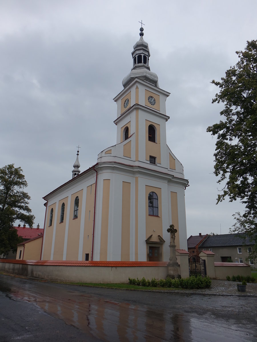 Starnov / Starnau, Pfarrkirche St. Nikolaus, erbaut von 1745 bis 1748 (03.08.2020)