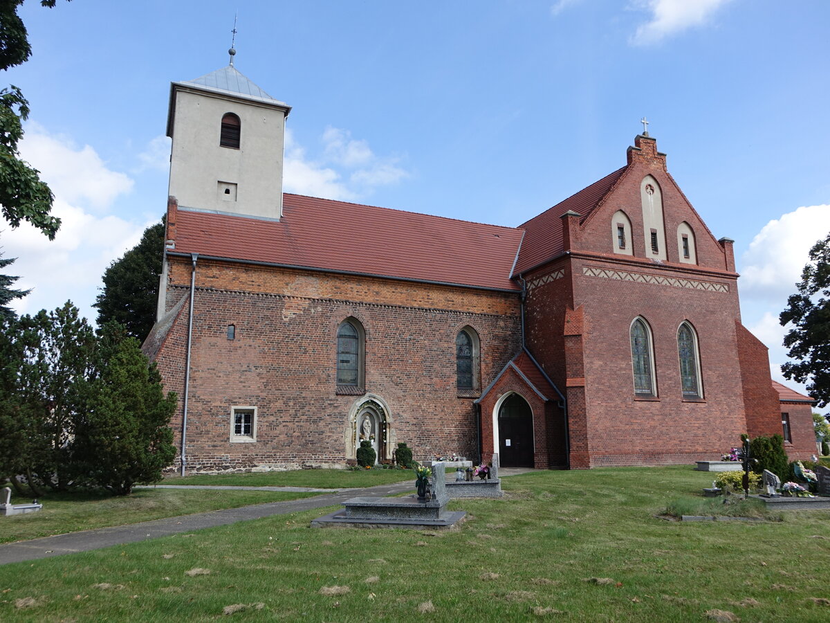 Stary Grodkow / Alt-Grottkau, Dreifaltigkeitskirche, erbaut im 13. Jahrhundert, neugotischer Umbau von 1911 bis 1912 (12.09.2021)