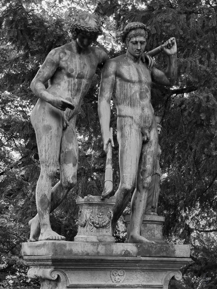 Statue, gesehen Ende April 2018 im Schlossgarten Berlin-Charlottenburg.