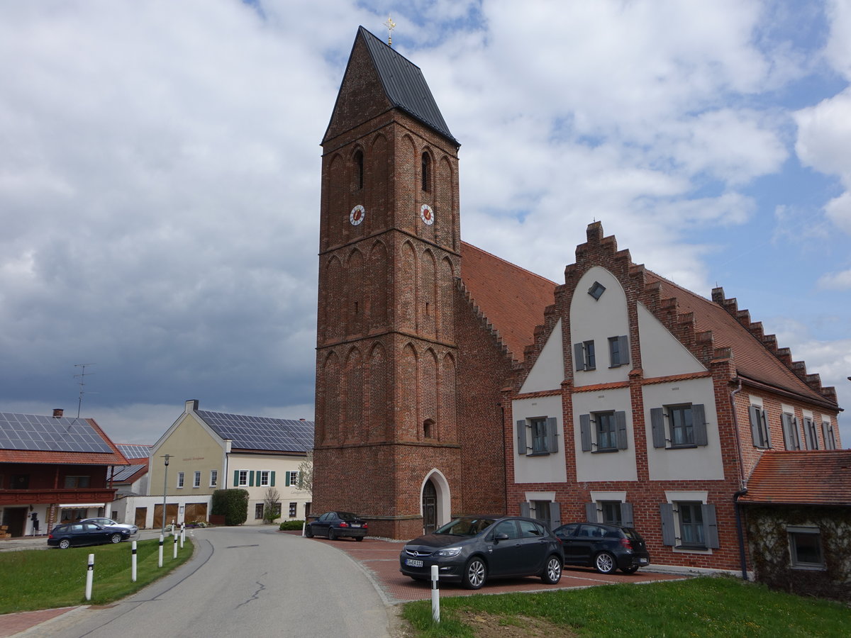 Staudach, Pfarrkirche St. Corona, sptgotisch, erbaut von 1480 bis 1490 (23.04.2017)