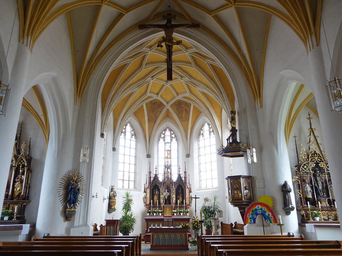 Staudach, sptgotischer Innenraum der St. Corona Kirche (23.04.2017)