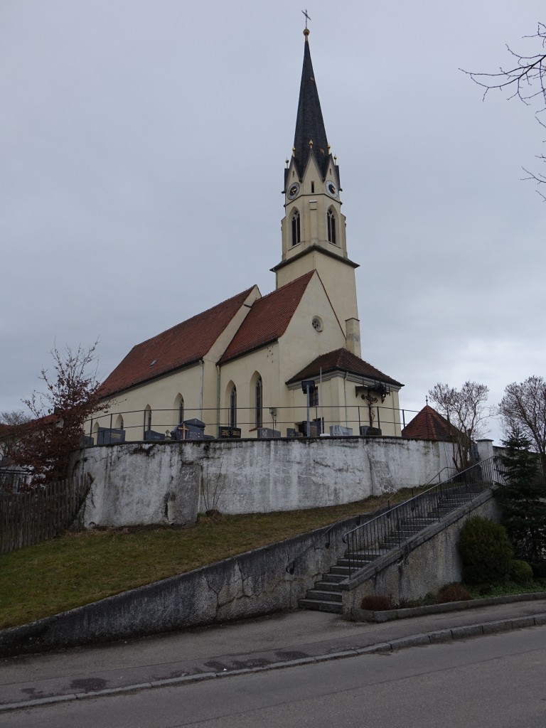 Stefanskirchen, St. Stephan Kirche, gotischer Saalbau mit eingezogenem Kastenchor, erbaut im 13. Jahrhundert, 1874 neugotischer Ausbau und Erweiterung durch Josef Elsner (21.02.2016)