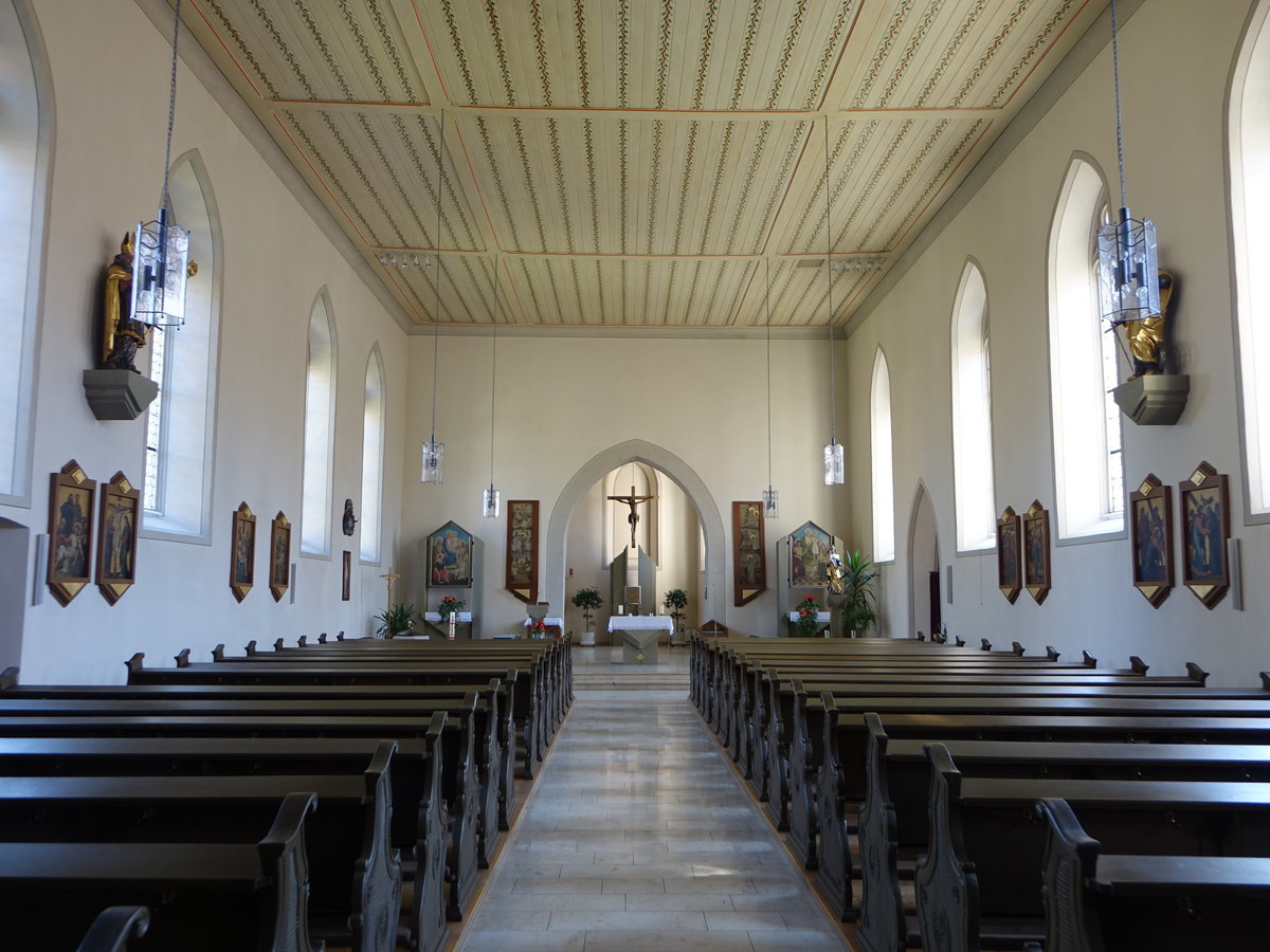 Steinach an der Saale, Innenraum mit Holzkruzifix von Tilman Riemenschneider aus dem Jahre 1516 in der Pfarrkirche St. Nikolaus (08.07.2018)