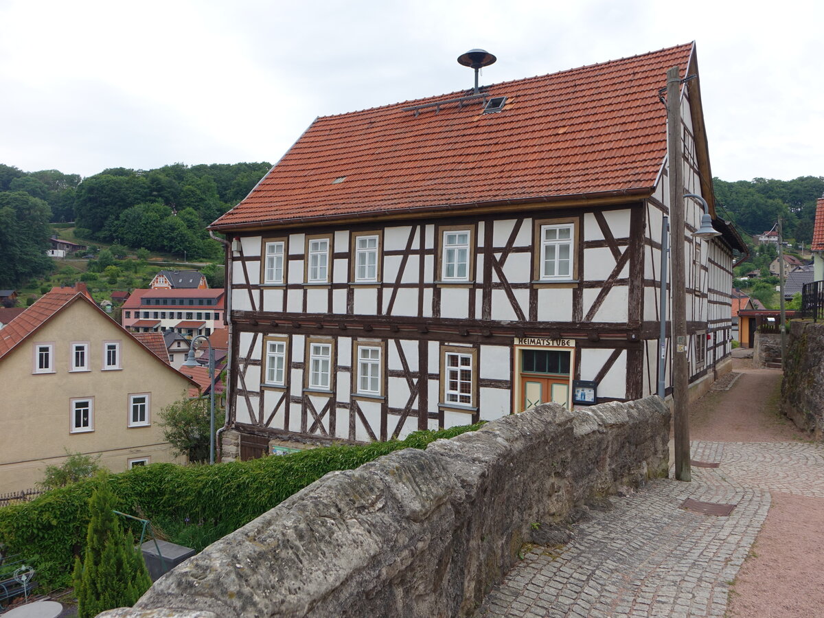 Steinbach, altes Schulhaus mit Heimatstube, erbaut 1674 (05.06.2022)